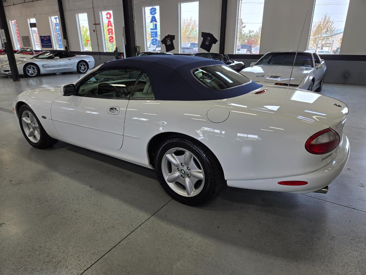 Jaguar XK8 2dr Convertible 1998