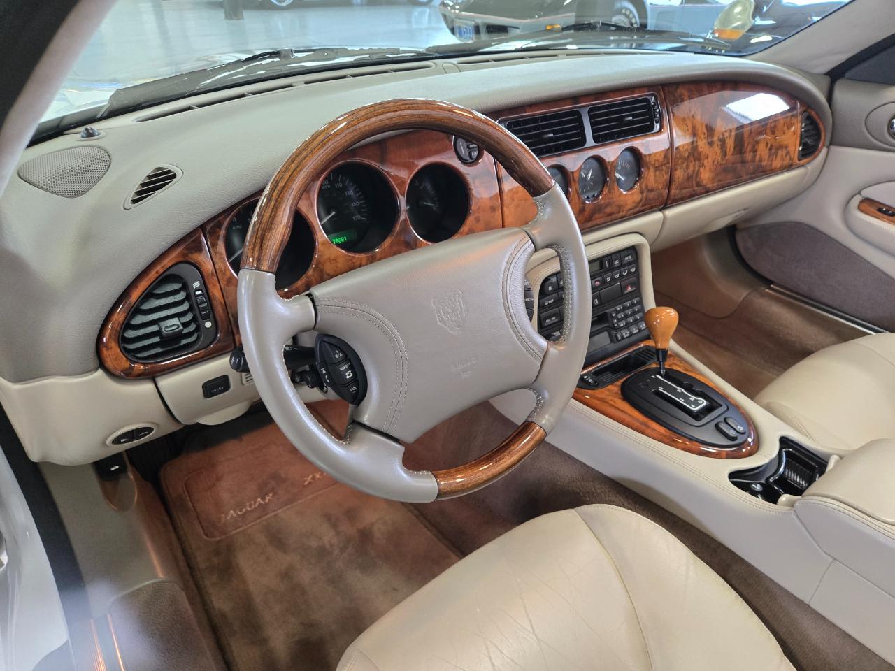 Jaguar XK8 2dr Convertible 1998