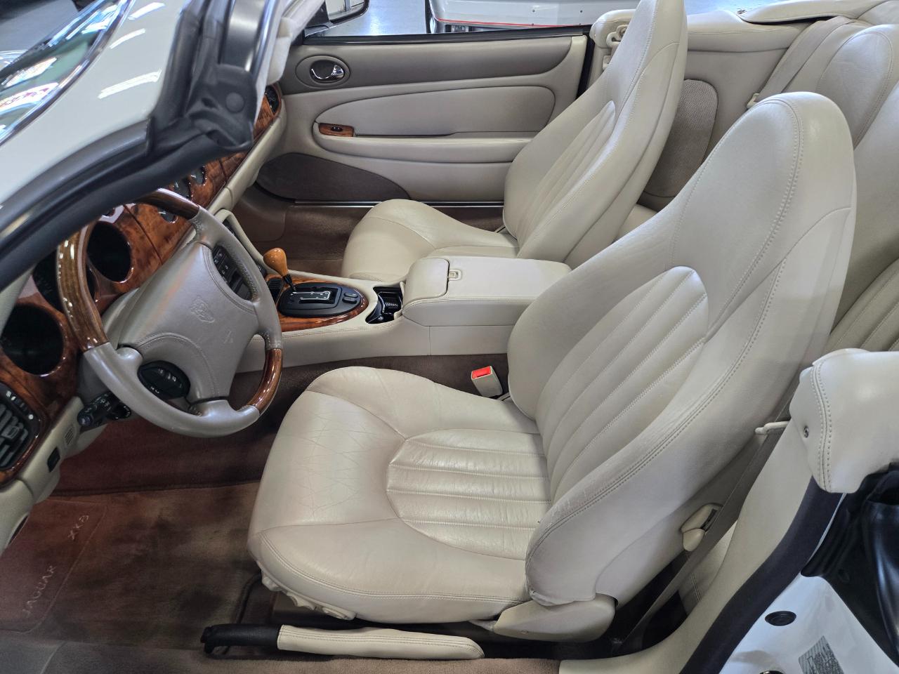 Jaguar XK8 2dr Convertible 1998