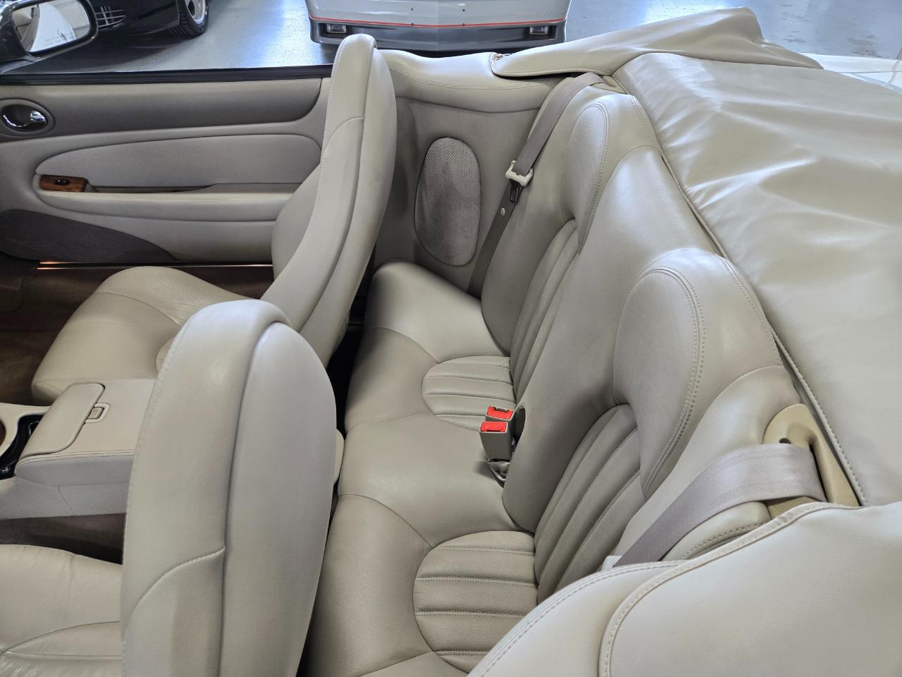 Jaguar XK8 2dr Convertible 1998