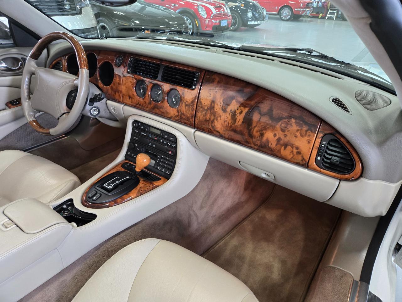 Jaguar XK8 2dr Convertible 1998