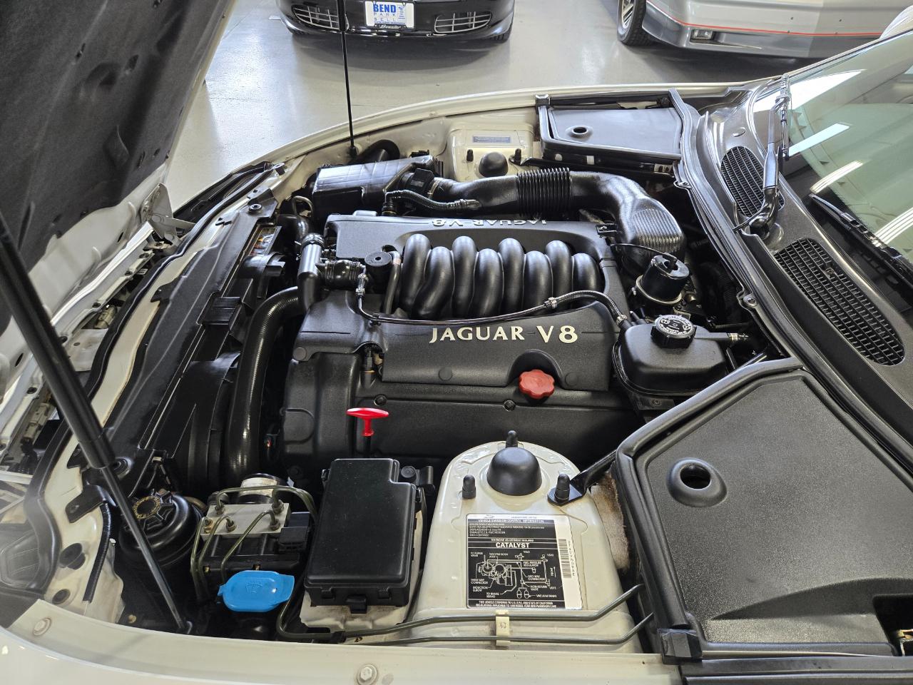 Jaguar XK8 2dr Convertible 1998