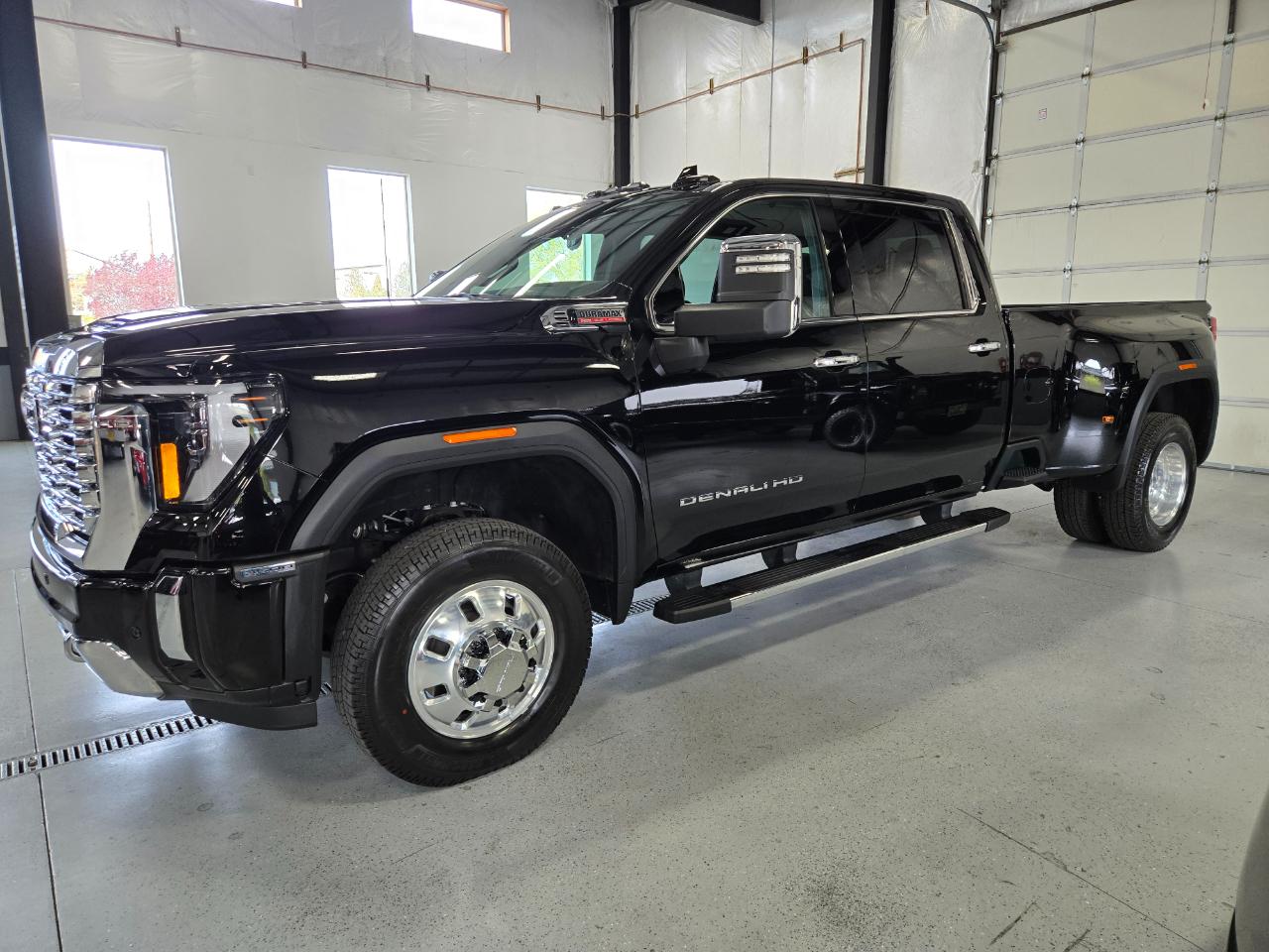 GMC Sierra 3500HD 4WD Crew Cab 172" Denali 2025