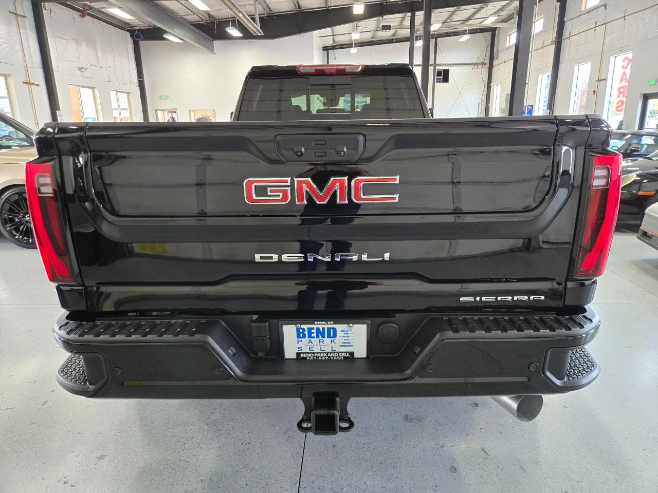 GMC Sierra 3500HD 4WD Crew Cab 172" Denali 2025