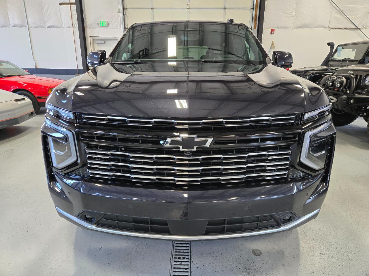 Chevrolet Tahoe 4WD 4dr High Country 2025