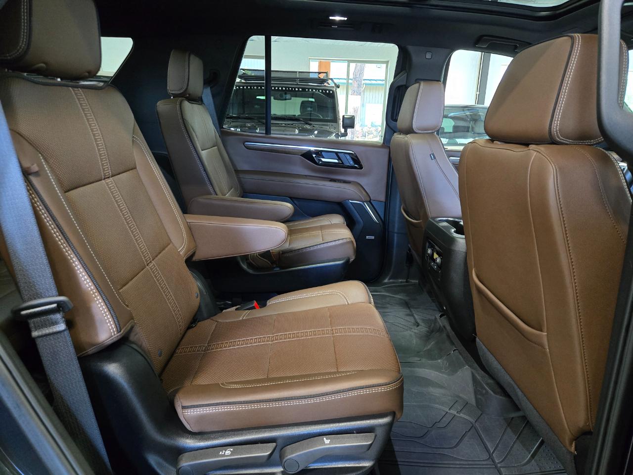 Chevrolet Tahoe 4WD 4dr High Country 2025
