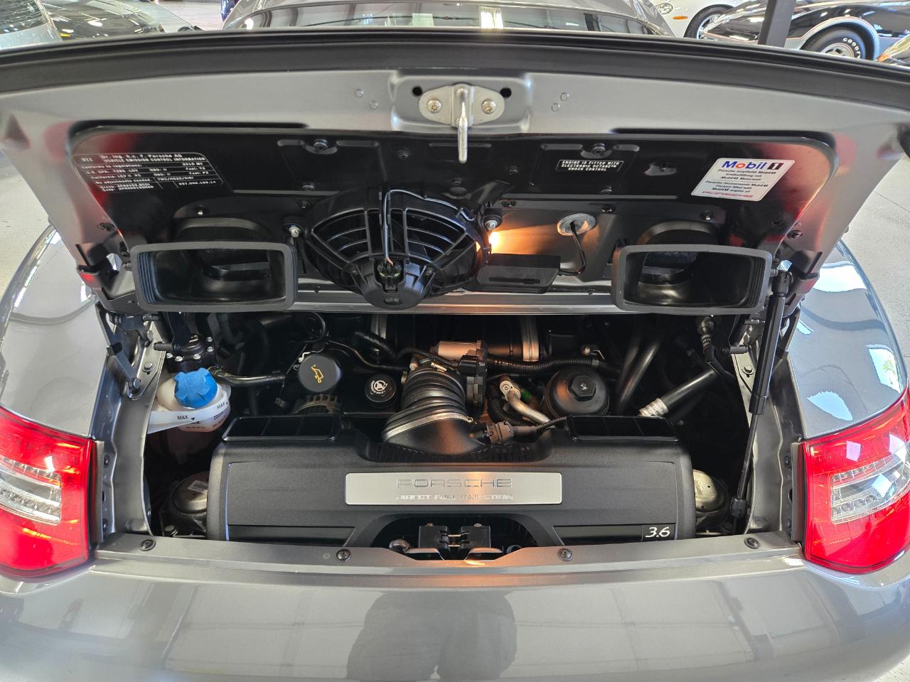 Porsche 911 2dr Cpe Carrera 2010