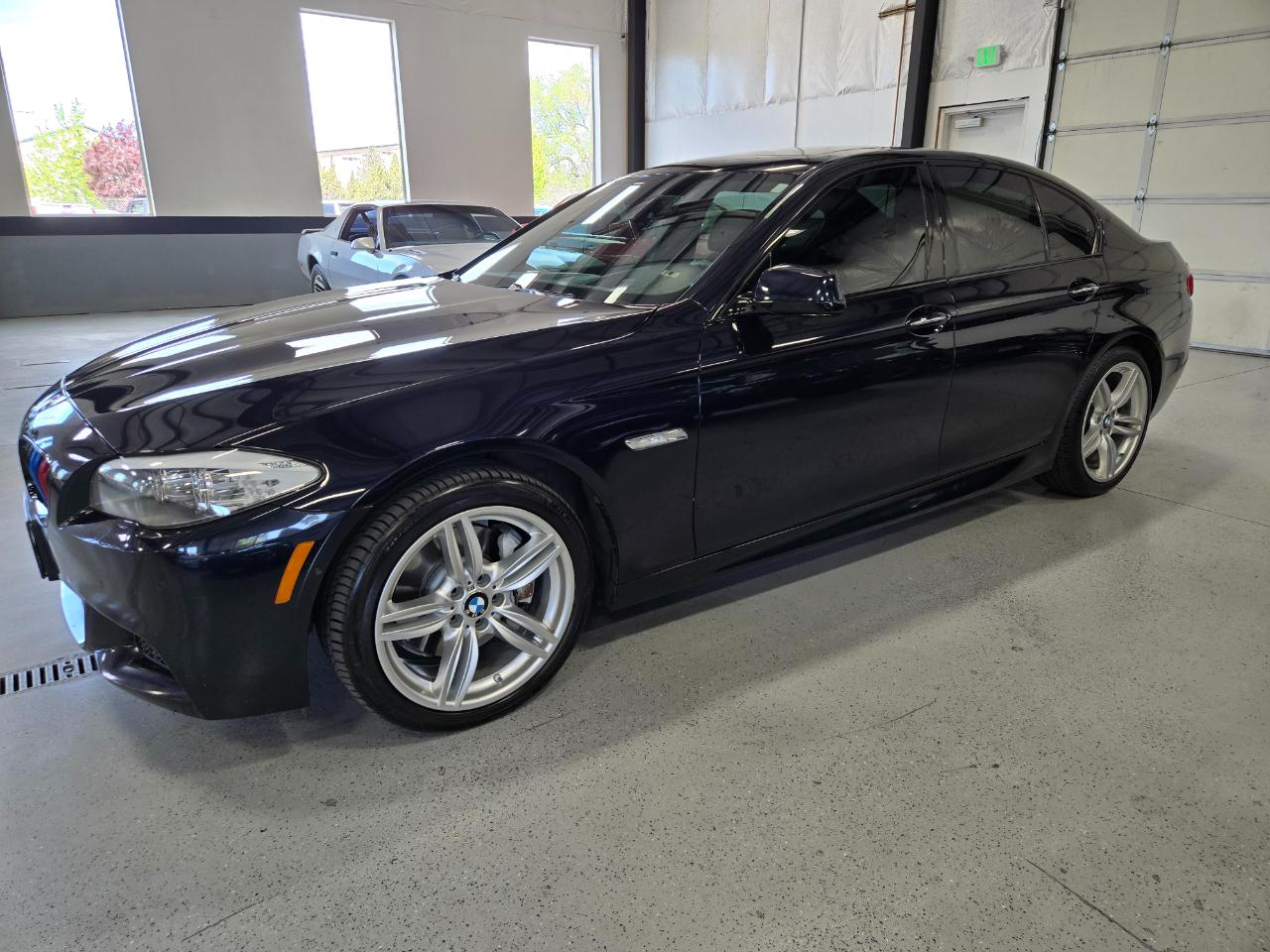 BMW 5 Series 4dr Sdn 535i xDrive AWD 2013