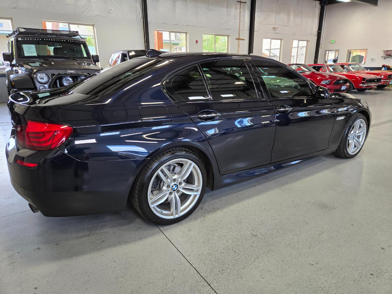 BMW 5 Series 4dr Sdn 535i xDrive AWD 2013