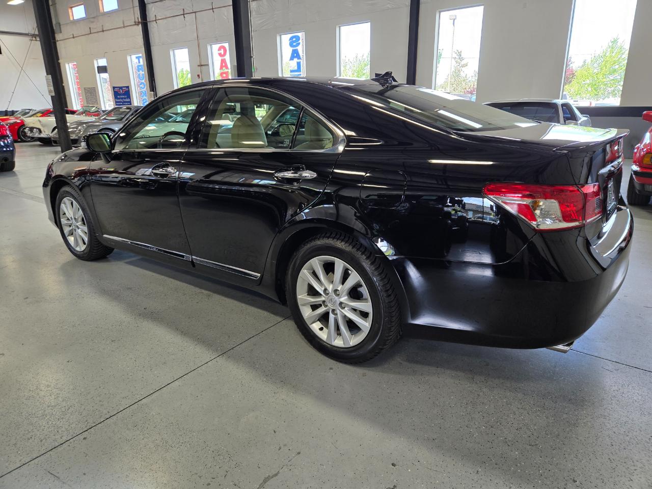 Lexus ES 350 4dr Sdn 2012