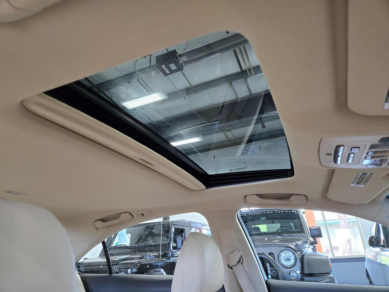 Lexus ES 350 4dr Sdn 2012