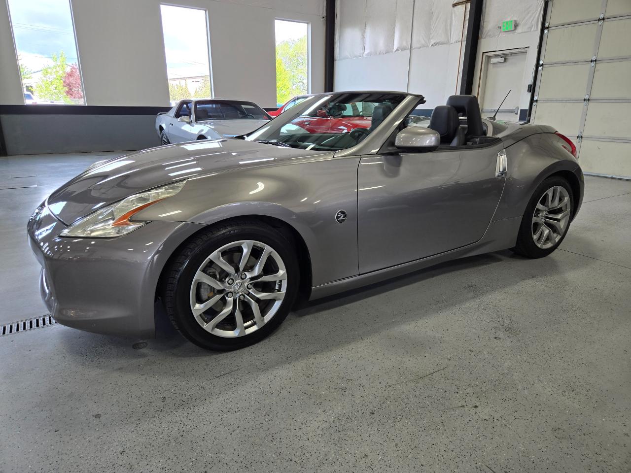 Nissan 370Z 2dr Roadster Auto Touring 2010