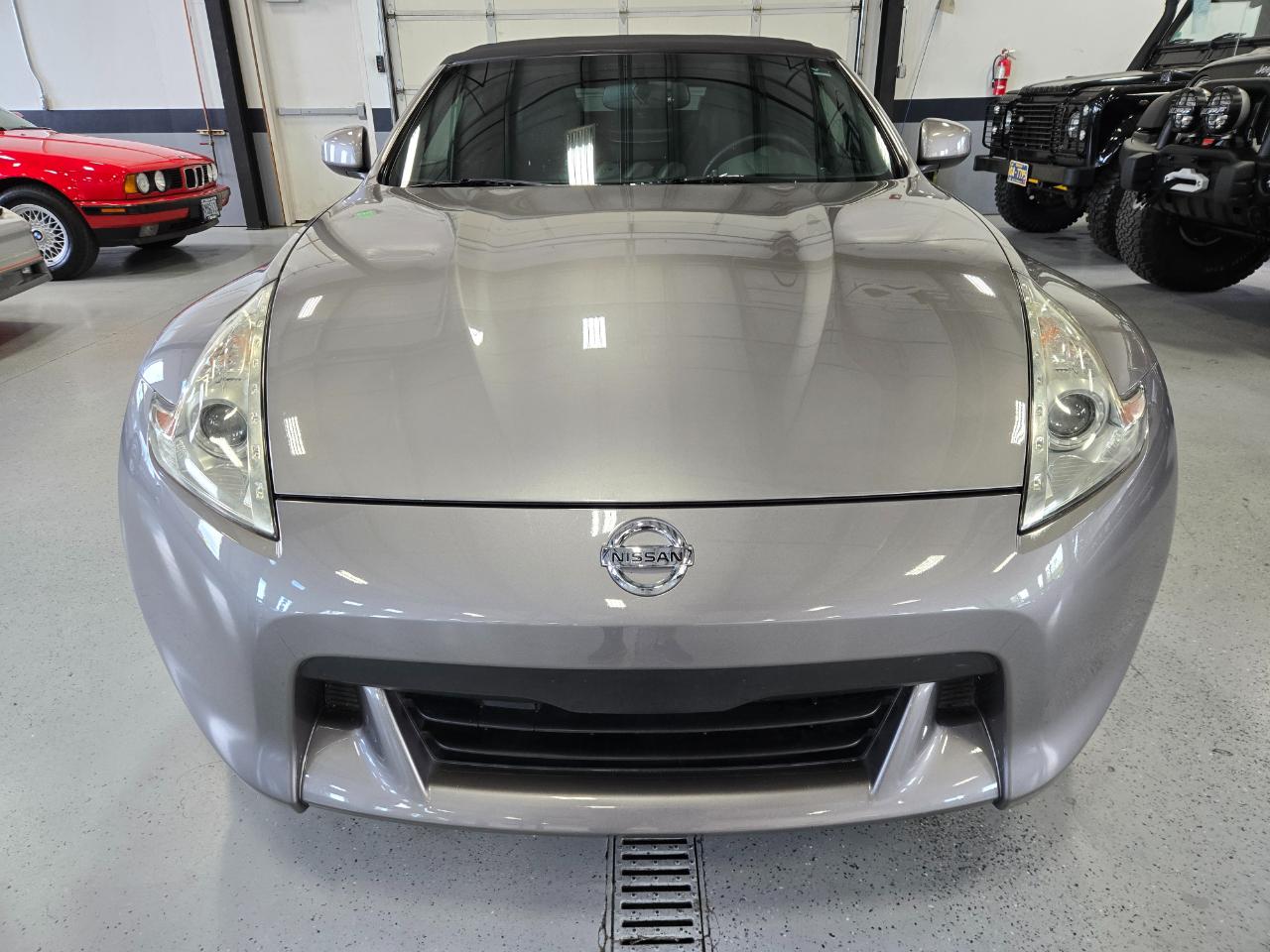 Nissan 370Z 2dr Roadster Auto Touring 2010