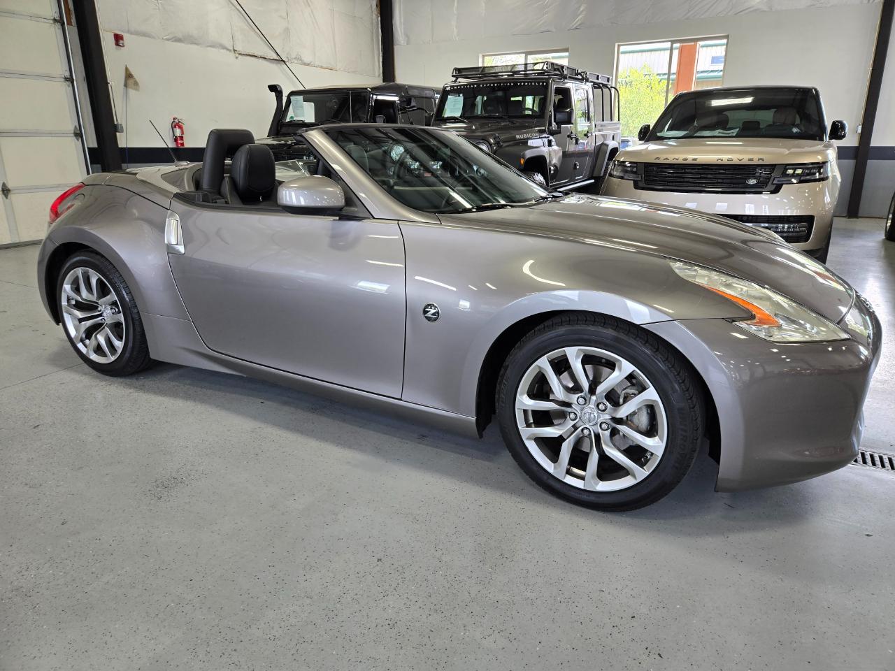 Nissan 370Z 2dr Roadster Auto Touring 2010