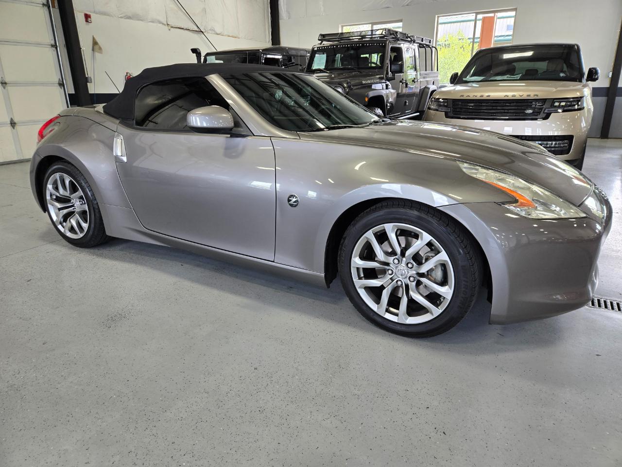 Nissan 370Z 2dr Roadster Auto Touring 2010