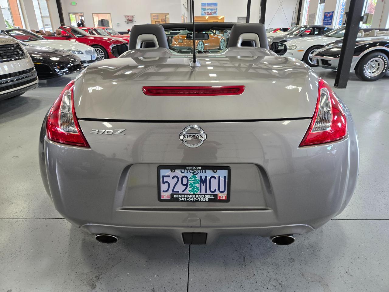 Nissan 370Z 2dr Roadster Auto Touring 2010