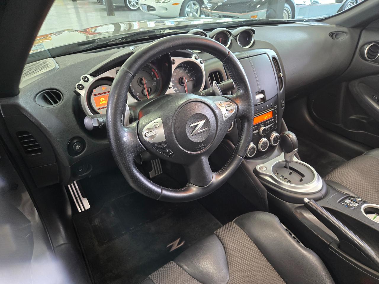 Nissan 370Z 2dr Roadster Auto Touring 2010