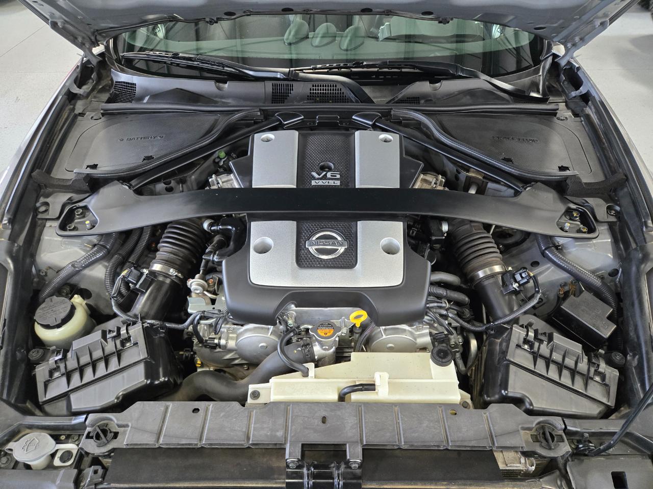 Nissan 370Z 2dr Roadster Auto Touring 2010