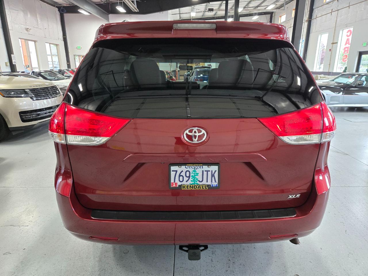 Toyota Sienna 5dr 7-Pass Van V6 XLE AAS FWD (Natl) 2014