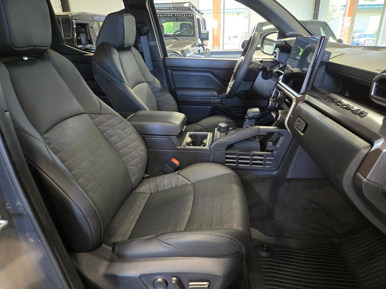 Toyota Tacoma 4WD TRD Off Road Double Cab 5' Bed AT (Natl) 2024