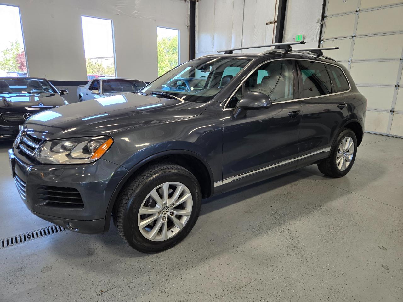 2014 Volkswagen Touareg 4dr 3.6L Sport