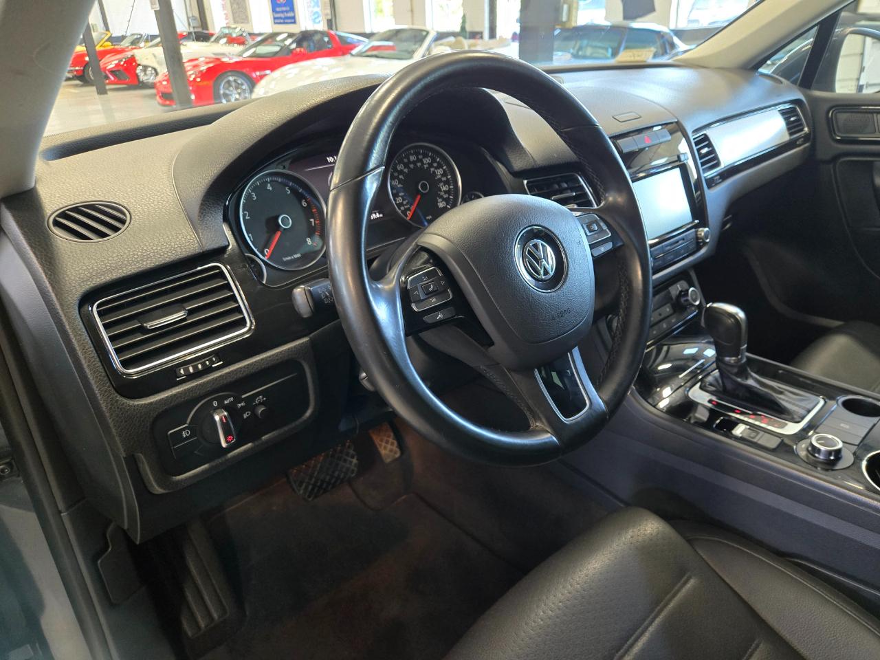 Volkswagen Touareg 4dr 3.6L Sport 2014