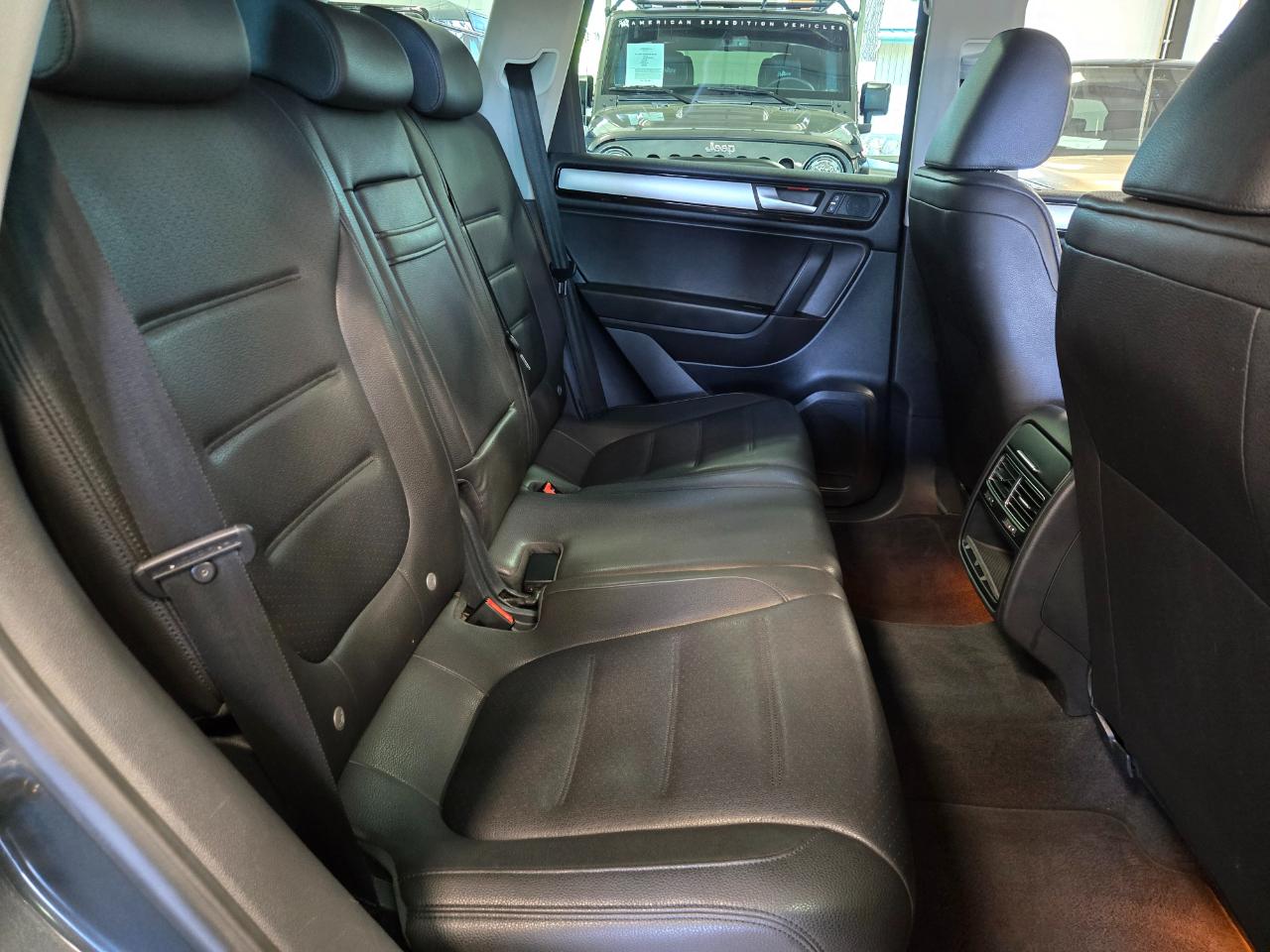 Volkswagen Touareg 4dr 3.6L Sport 2014