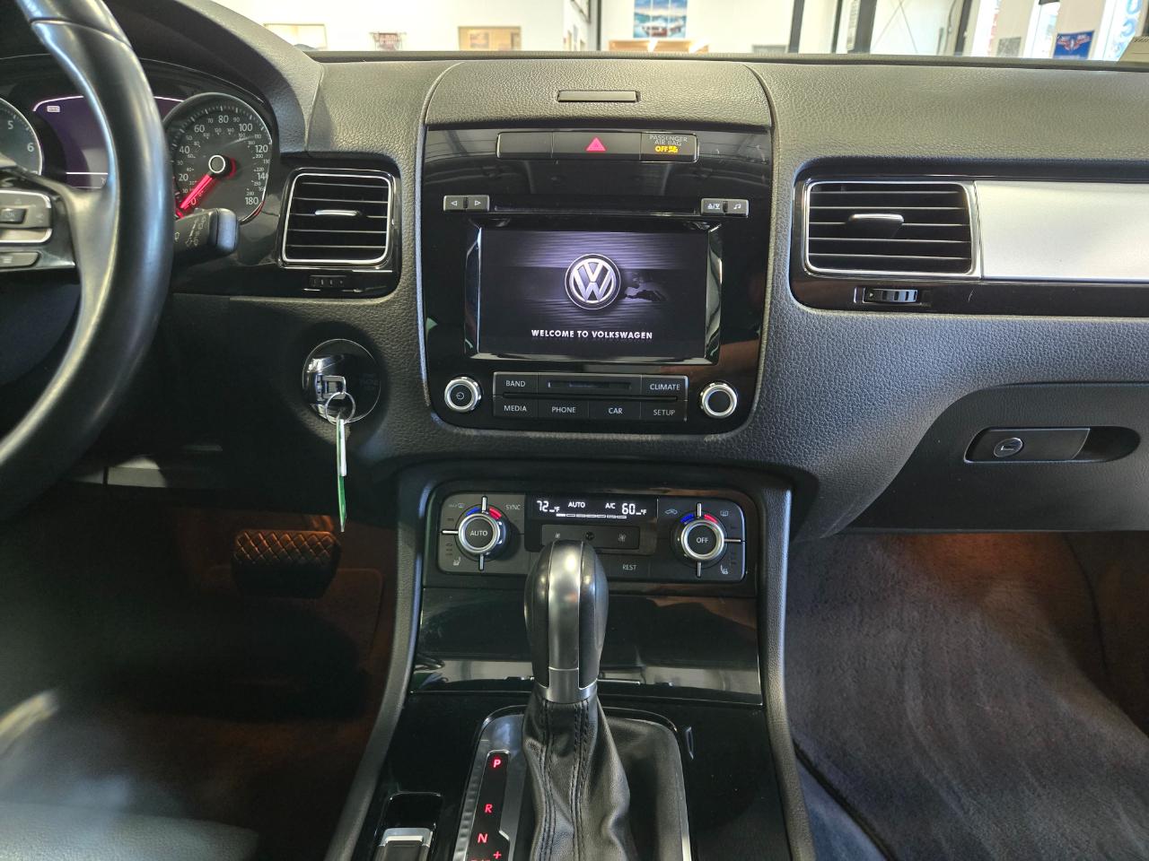 Volkswagen Touareg 4dr 3.6L Sport 2014