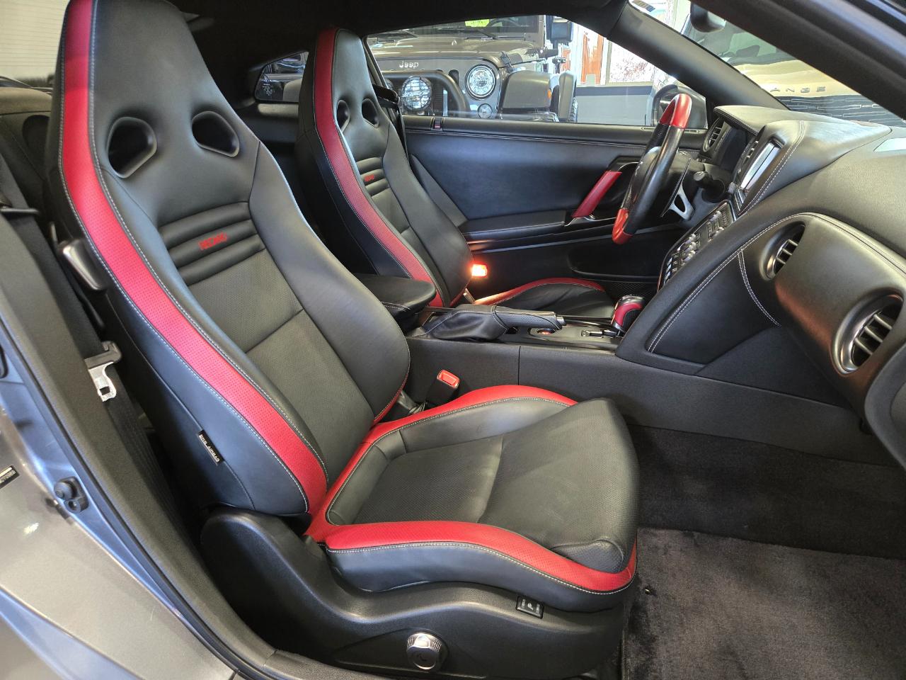 Nissan GT-R 2dr Cpe Black Edition 2014