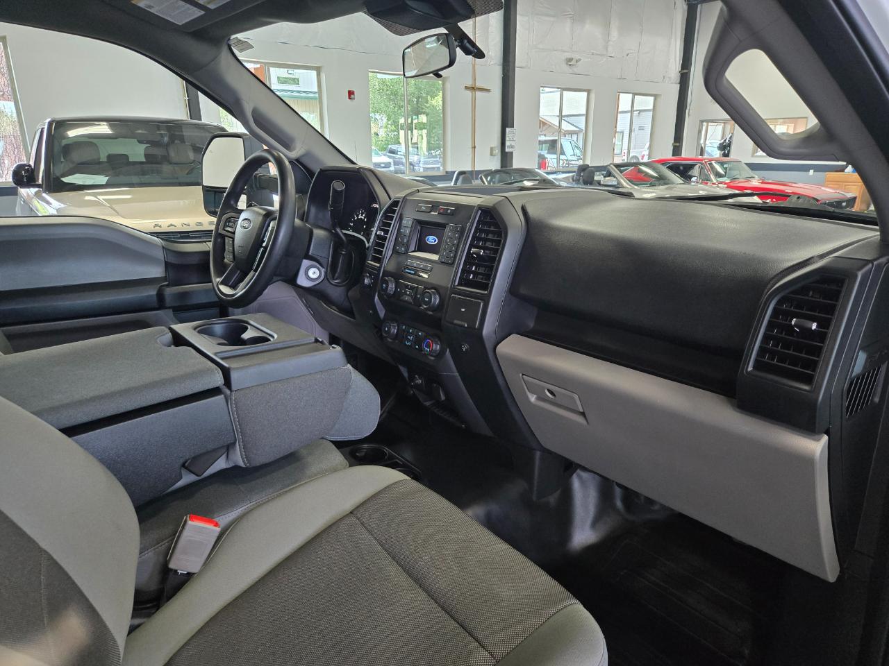 Ford F-150 XL 4WD Reg Cab 8' Box 2020