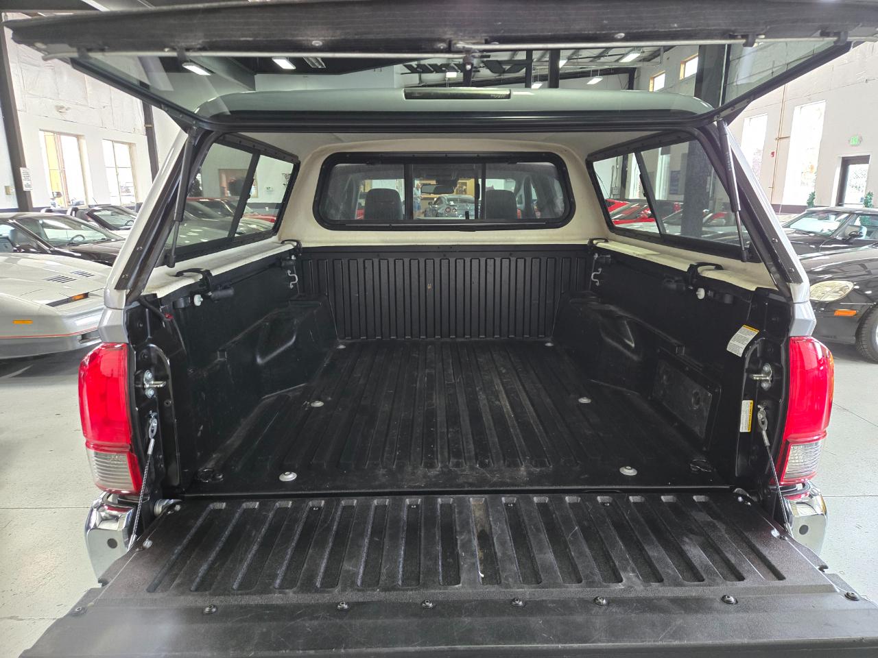 Toyota Tacoma 4WD SR5 Double Cab 5' Bed V6 AT (Natl) 2019