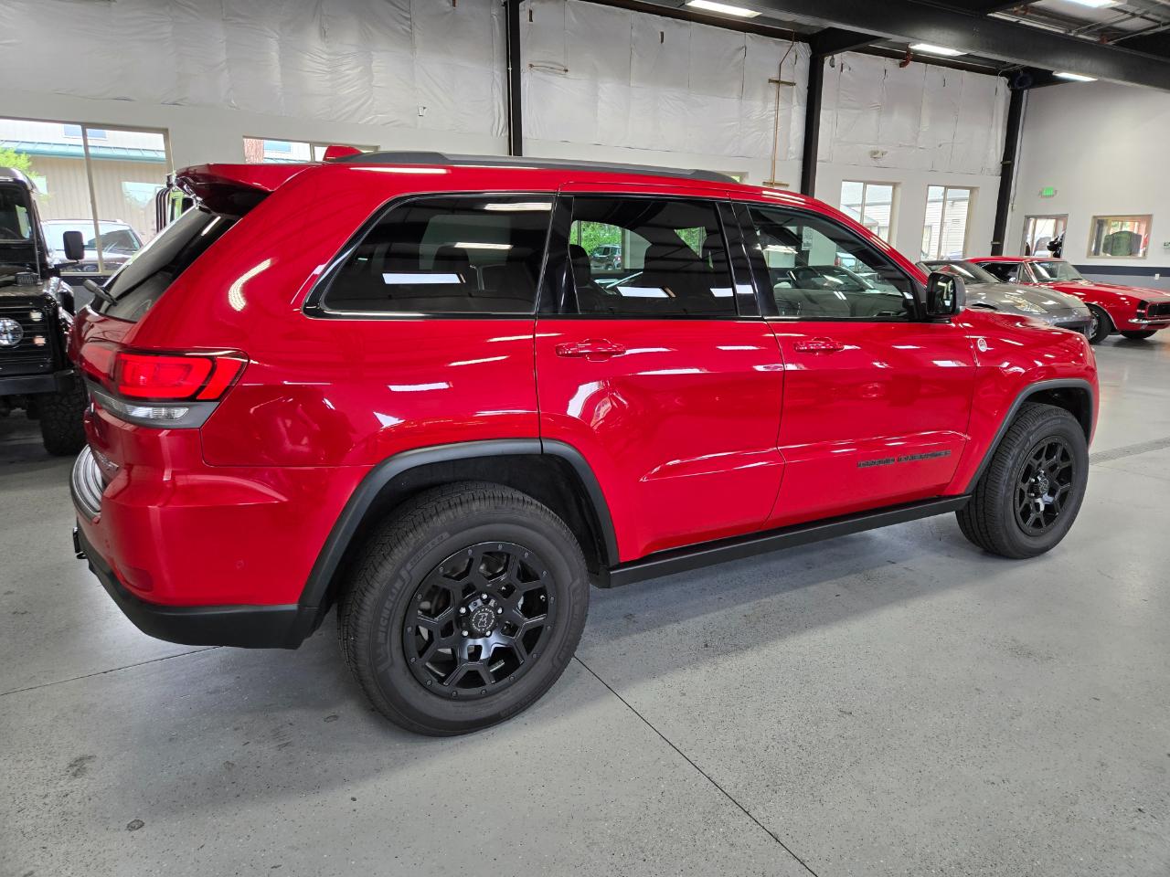 Jeep Grand Cherokee Trailhawk 4D SUV 4WD 2017