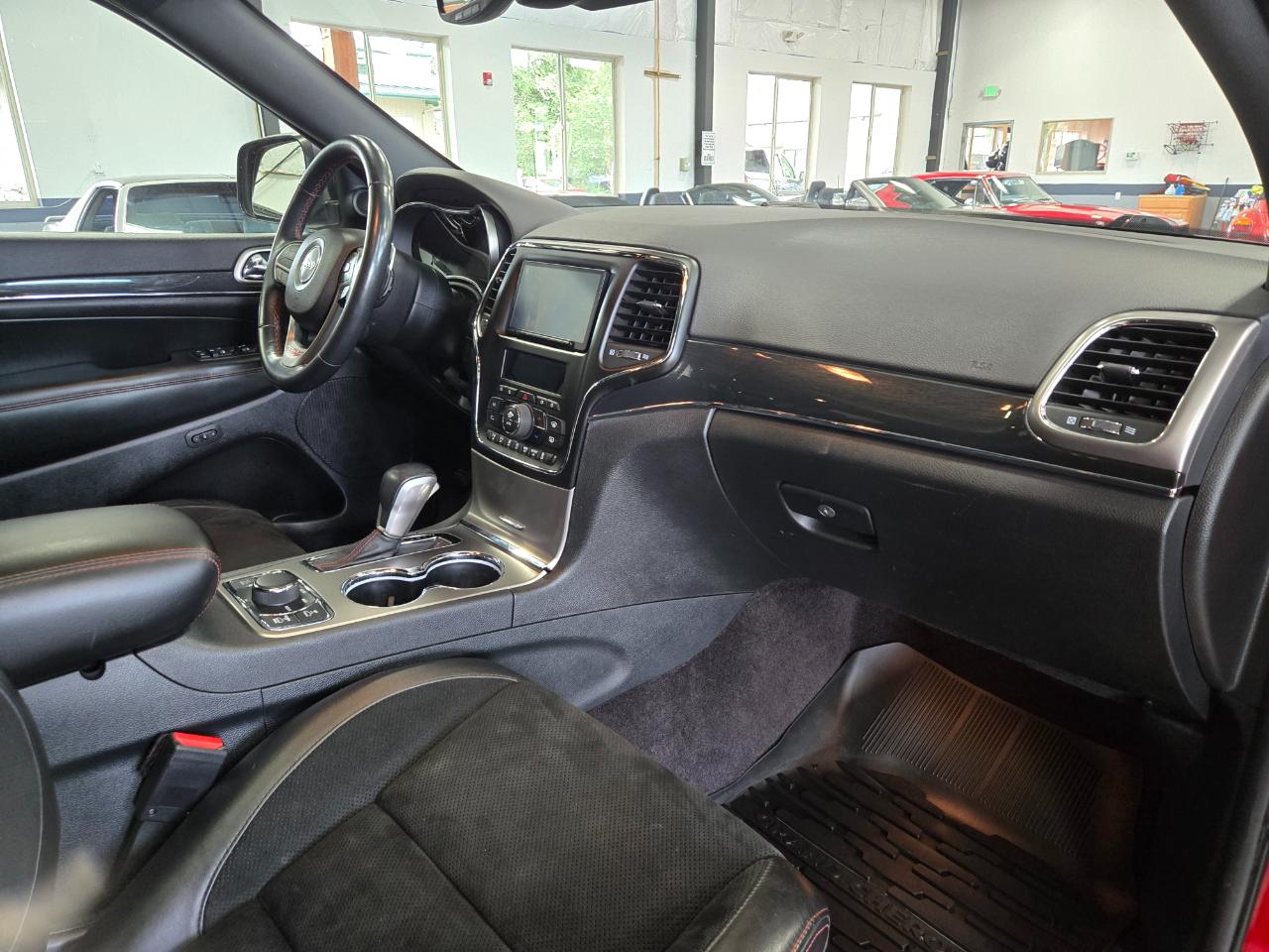 Jeep Grand Cherokee Trailhawk 4D SUV 4WD 2017