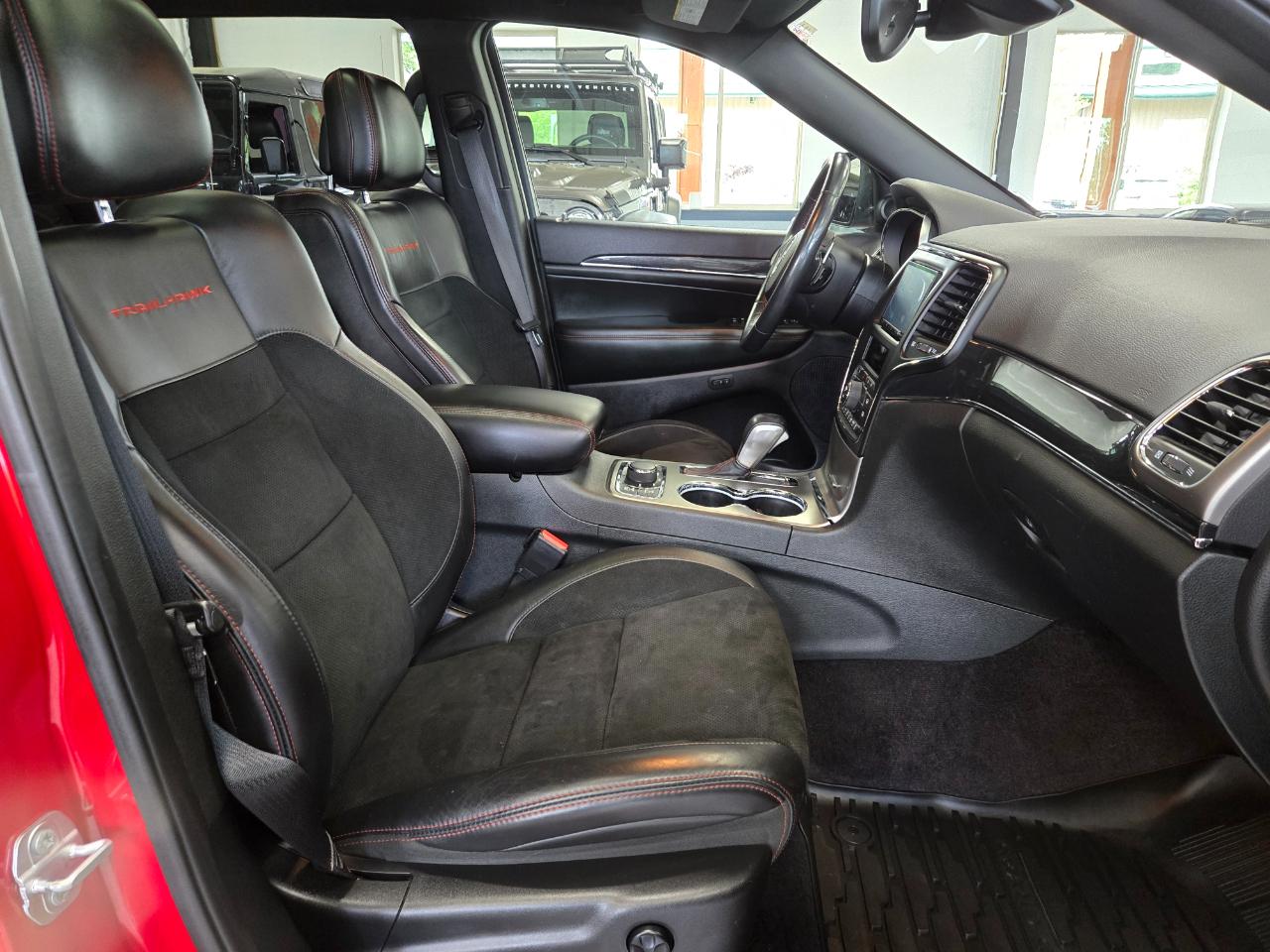 Jeep Grand Cherokee Trailhawk 4D SUV 4WD 2017
