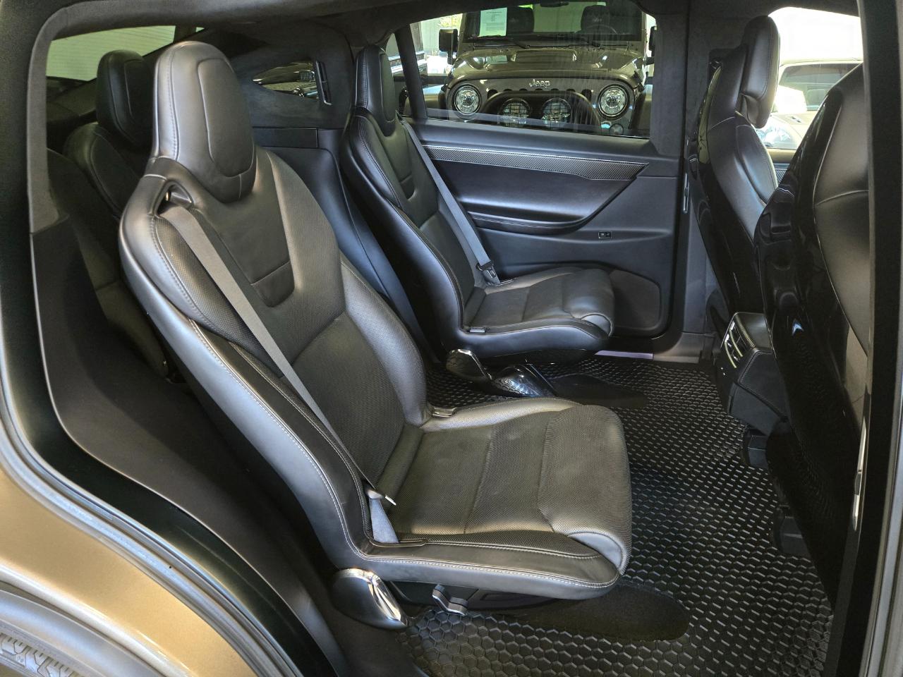 Tesla Model X  2016