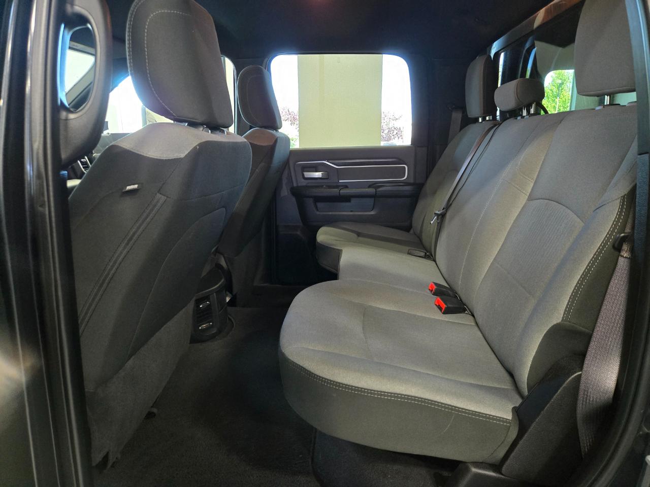 RAM 2500 Big Horn 4x4 Crew Cab 8' Box 2022