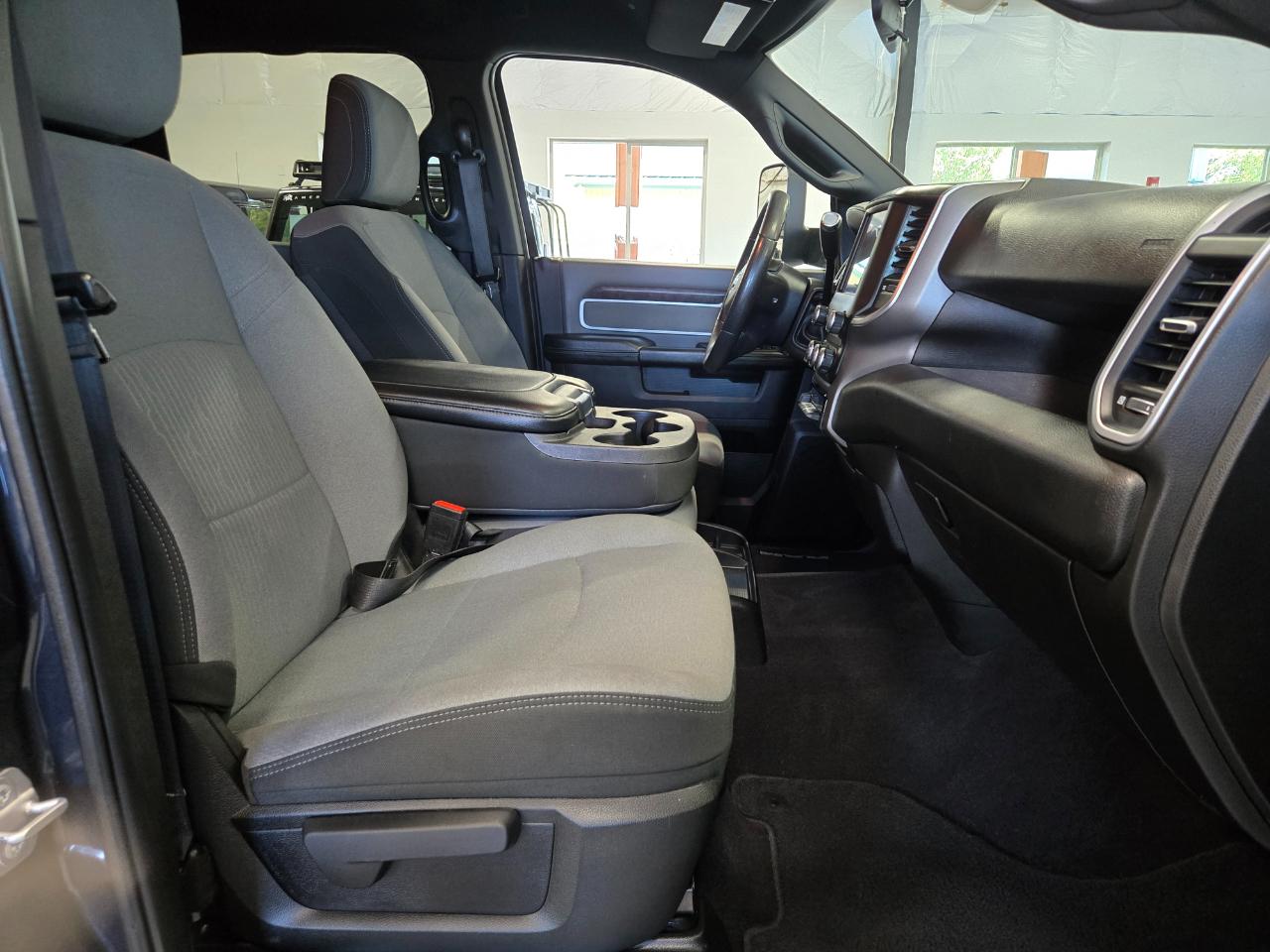RAM 2500 Big Horn 4x4 Crew Cab 8' Box 2022