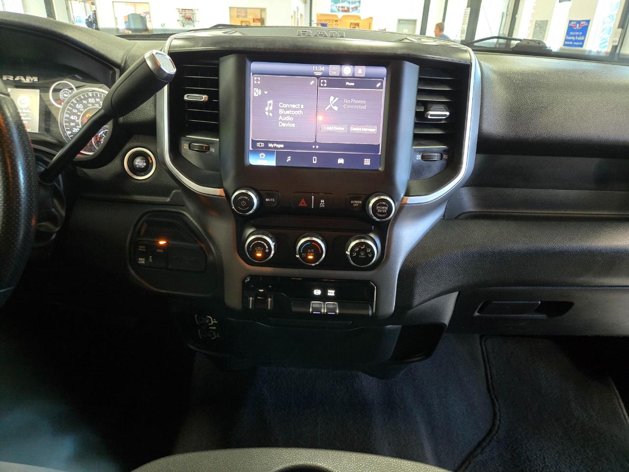 RAM 2500 Big Horn 4x4 Crew Cab 8' Box 2022
