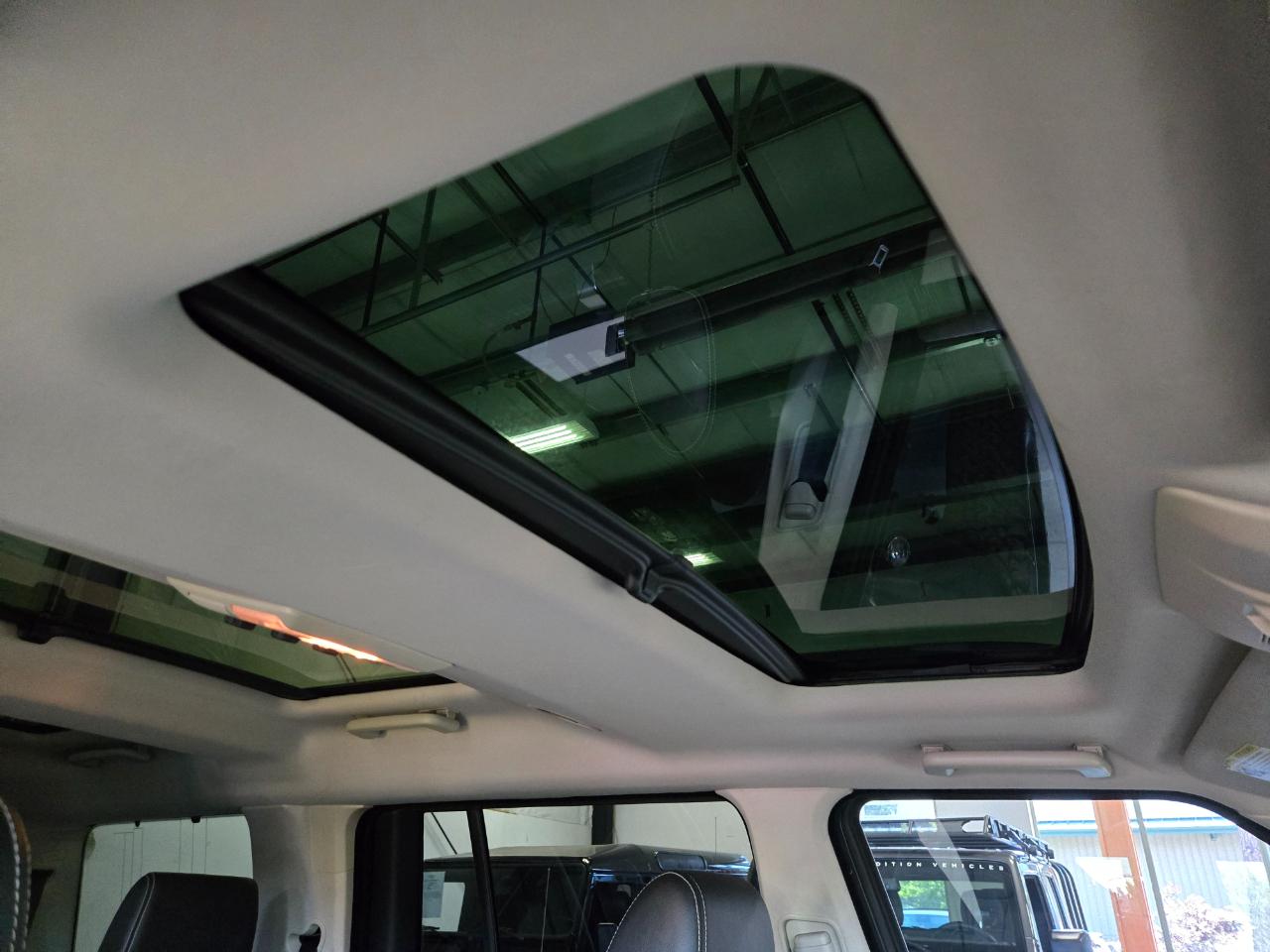 Land Rover LR4 4WD 4dr V8 HSE 2011