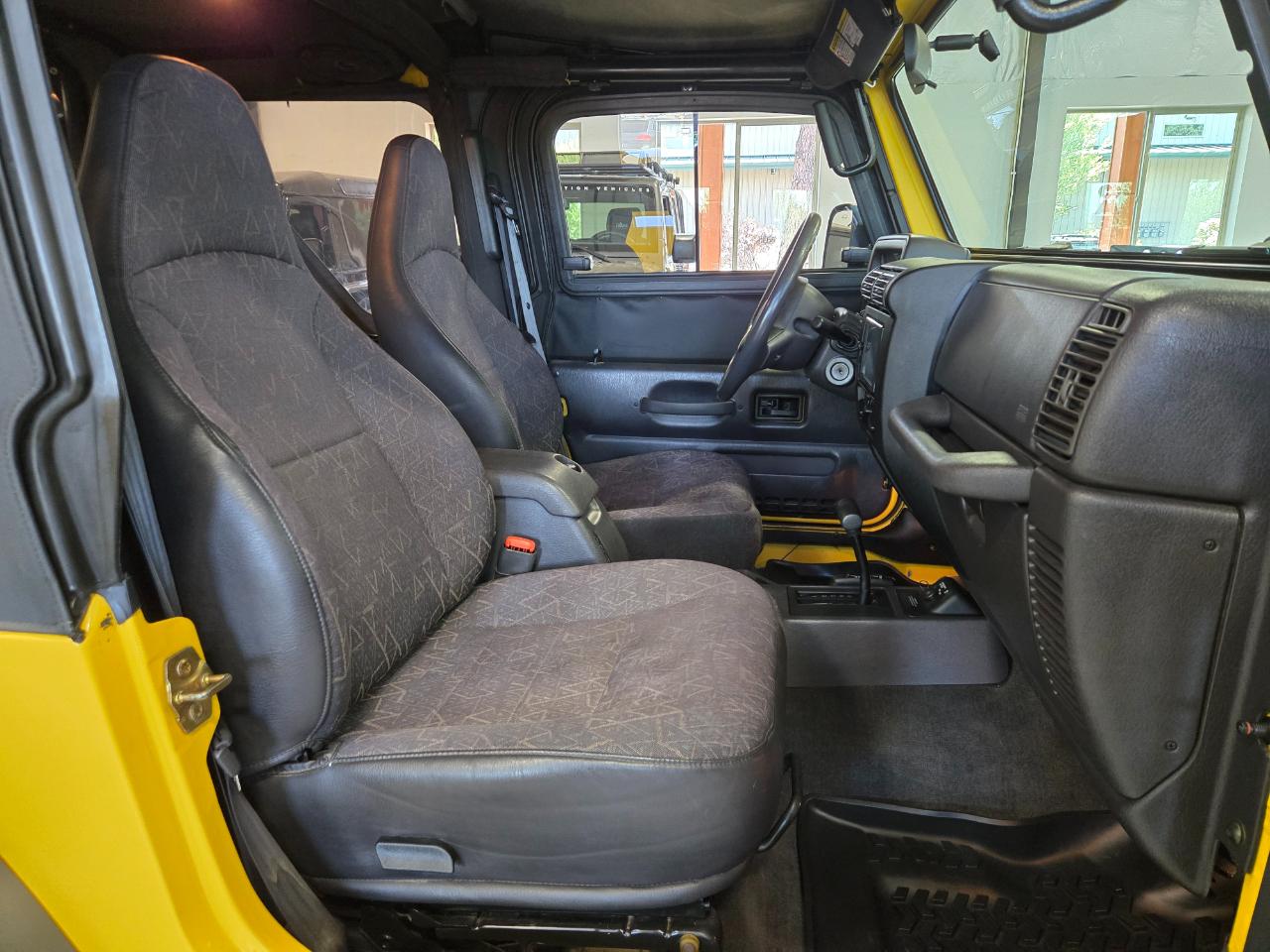 Jeep Wrangler 4WD 2dr Sport 2001