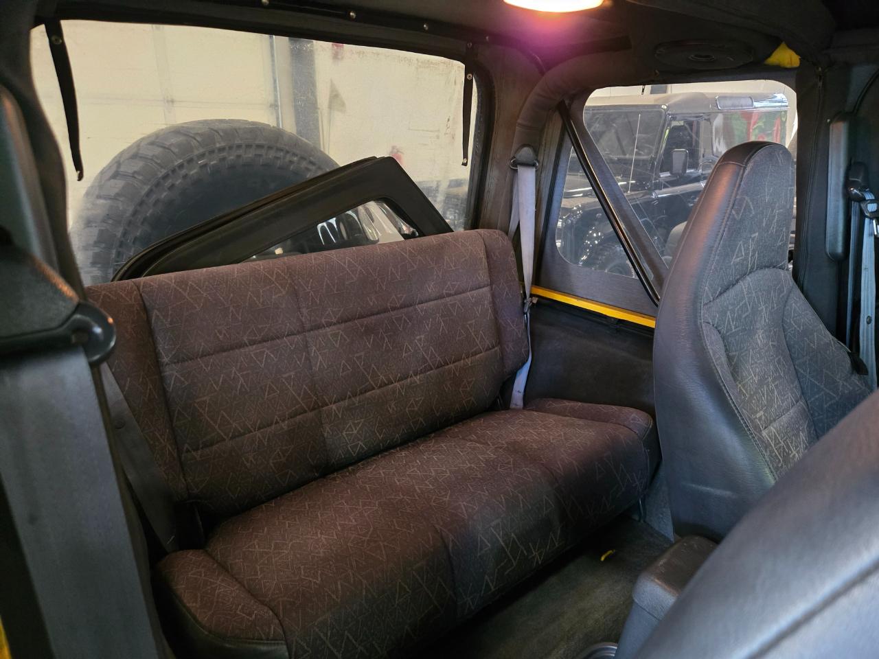 Jeep Wrangler 4WD 2dr Sport 2001