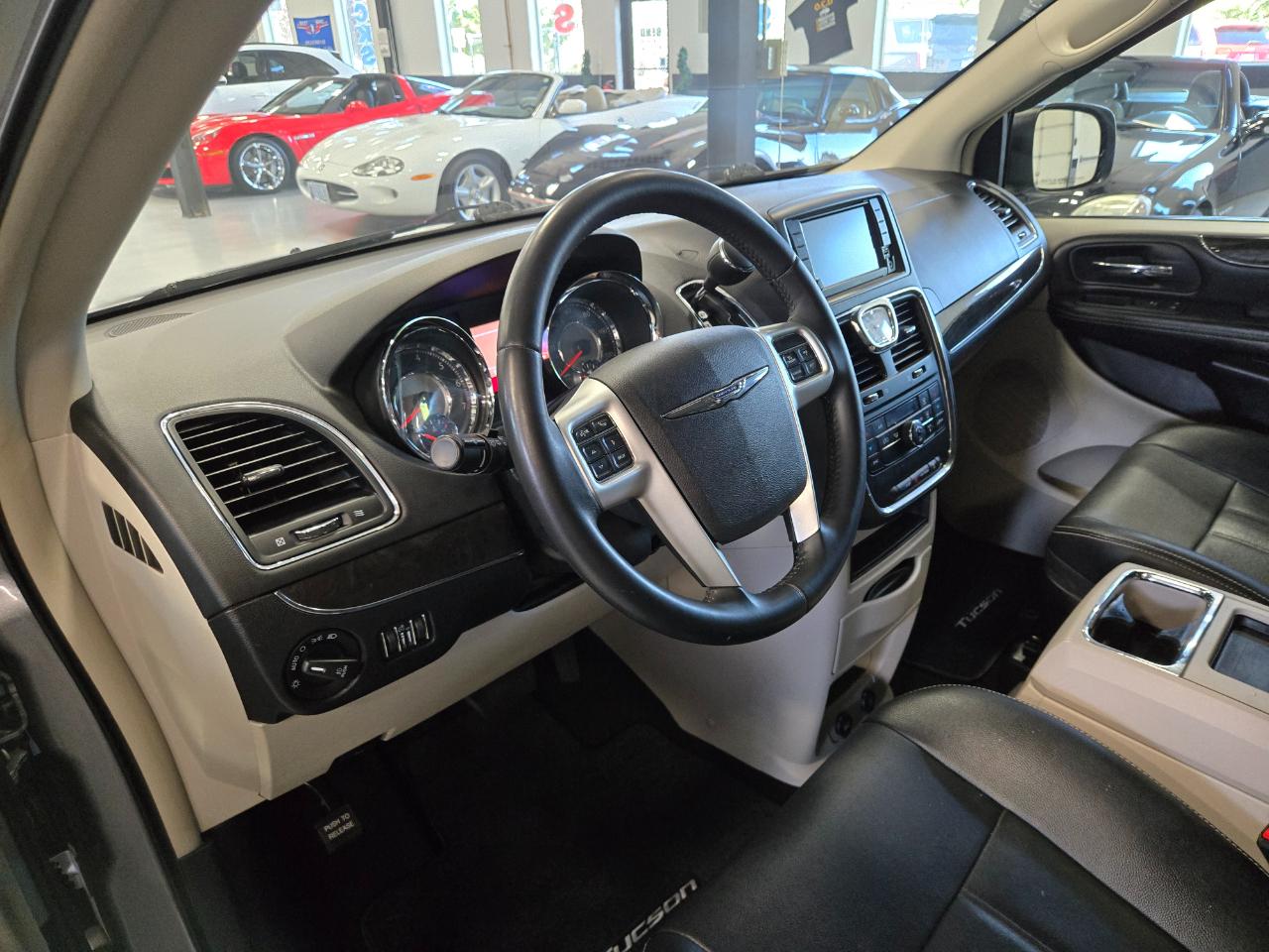 Chrysler Town & Country 4dr Wgn Touring 2016