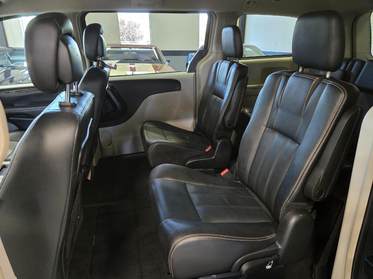 Chrysler Town & Country 4dr Wgn Touring 2016