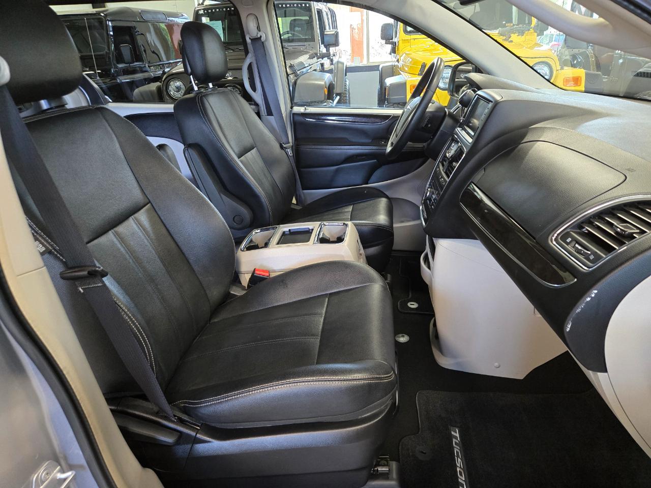 Chrysler Town & Country 4dr Wgn Touring 2016
