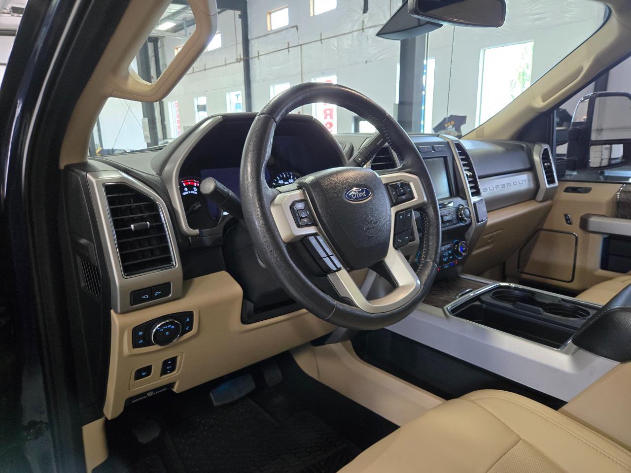 Ford Super Duty F-250 SRW Lariat 4WD Crew Cab 6.75' Box 2019
