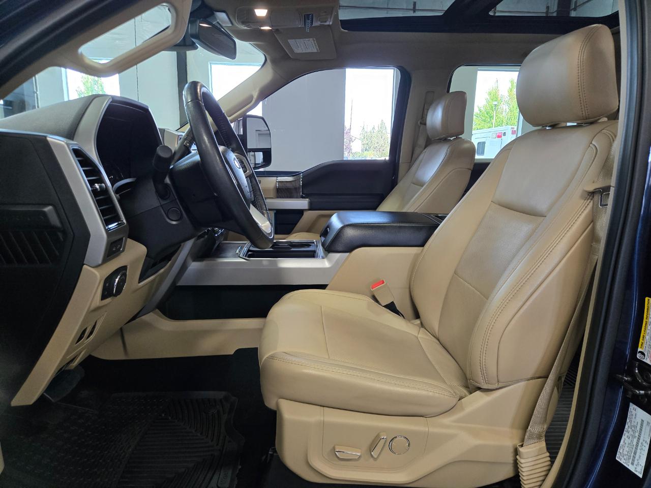 Ford Super Duty F-250 SRW Lariat 4WD Crew Cab 6.75' Box 2019