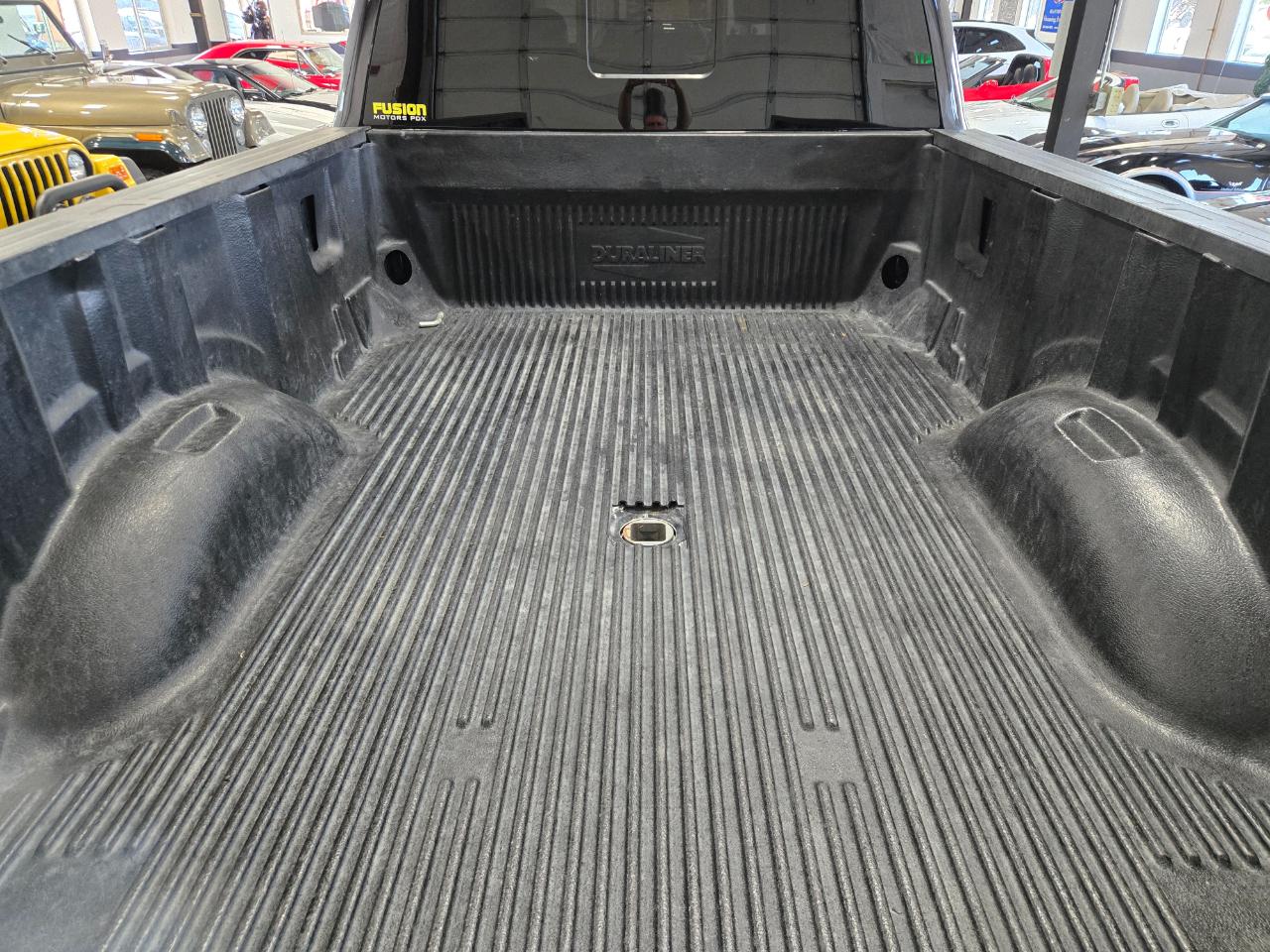 Ford Super Duty F-350 DRW Lariat 4WD Crew Cab 8' Box 2018