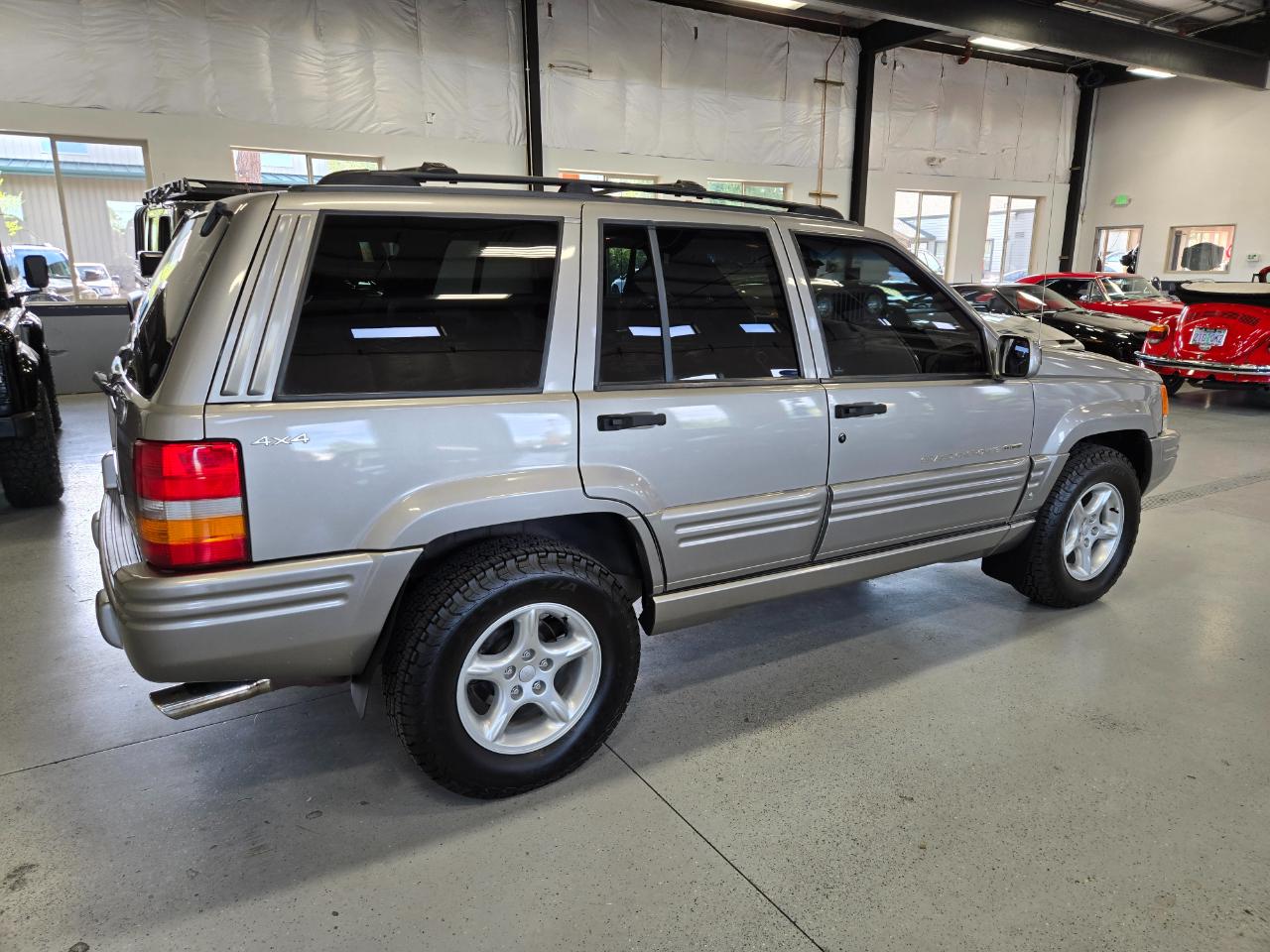 Jeep Grand Cherokee 4dr Limited 4WD 5.9 1998