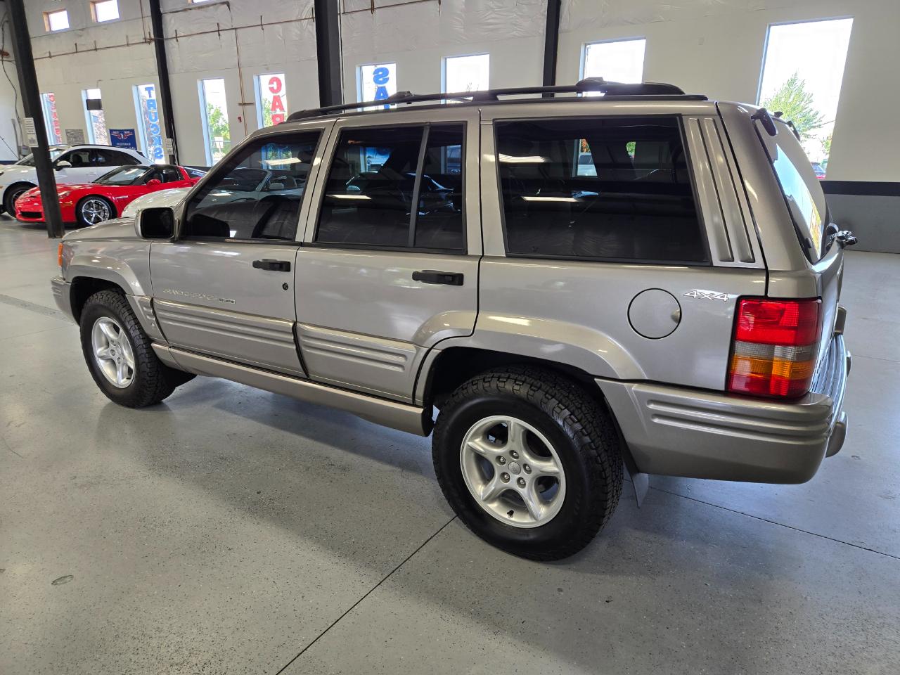 Jeep Grand Cherokee 4dr Limited 4WD 5.9 1998