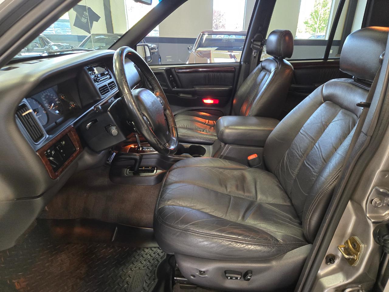 Jeep Grand Cherokee 4dr Limited 4WD 5.9 1998